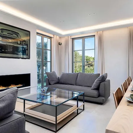 Villa - Luxury & Comfort In Saint-Tropez Villa Saint-Tropez