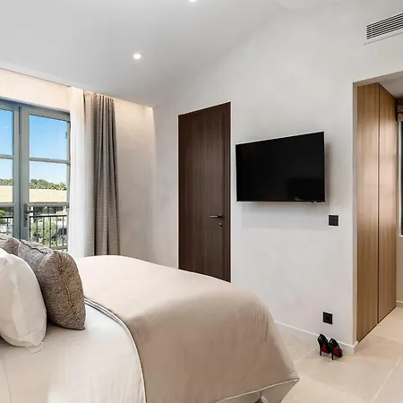 Villa - Luxury & Comfort In Saint-Tropez Villa *